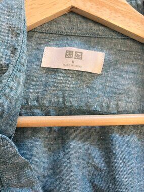 Uniqlo Linen Long Sleeve Button Down Shirt — Medium — Teal — Like New